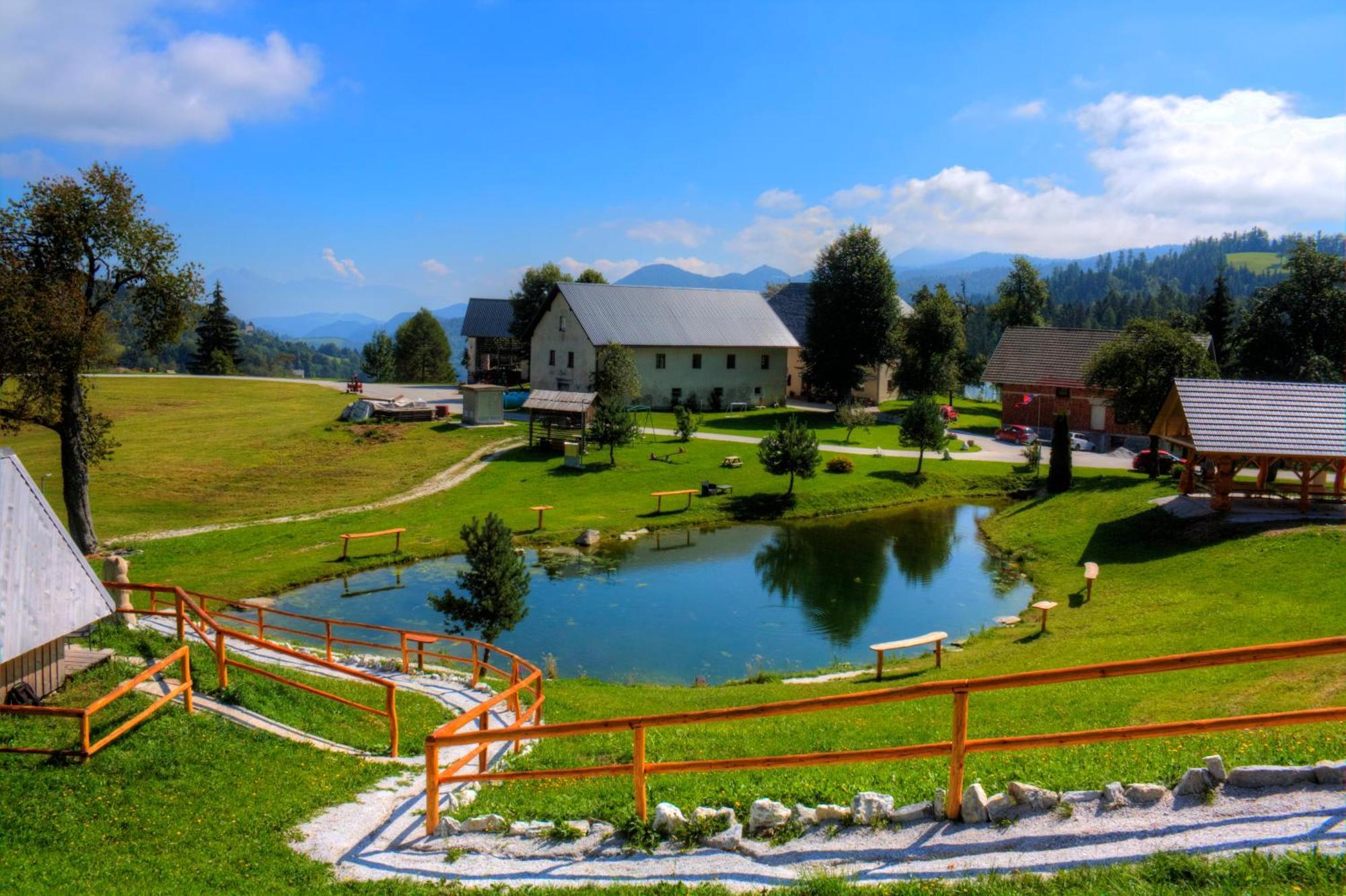 Glamping Vrhovc * Zelezniki